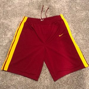 Vintage XL Men’s Nike gym shorts. Maroon and yellow. Elastic waist w/drawstring.